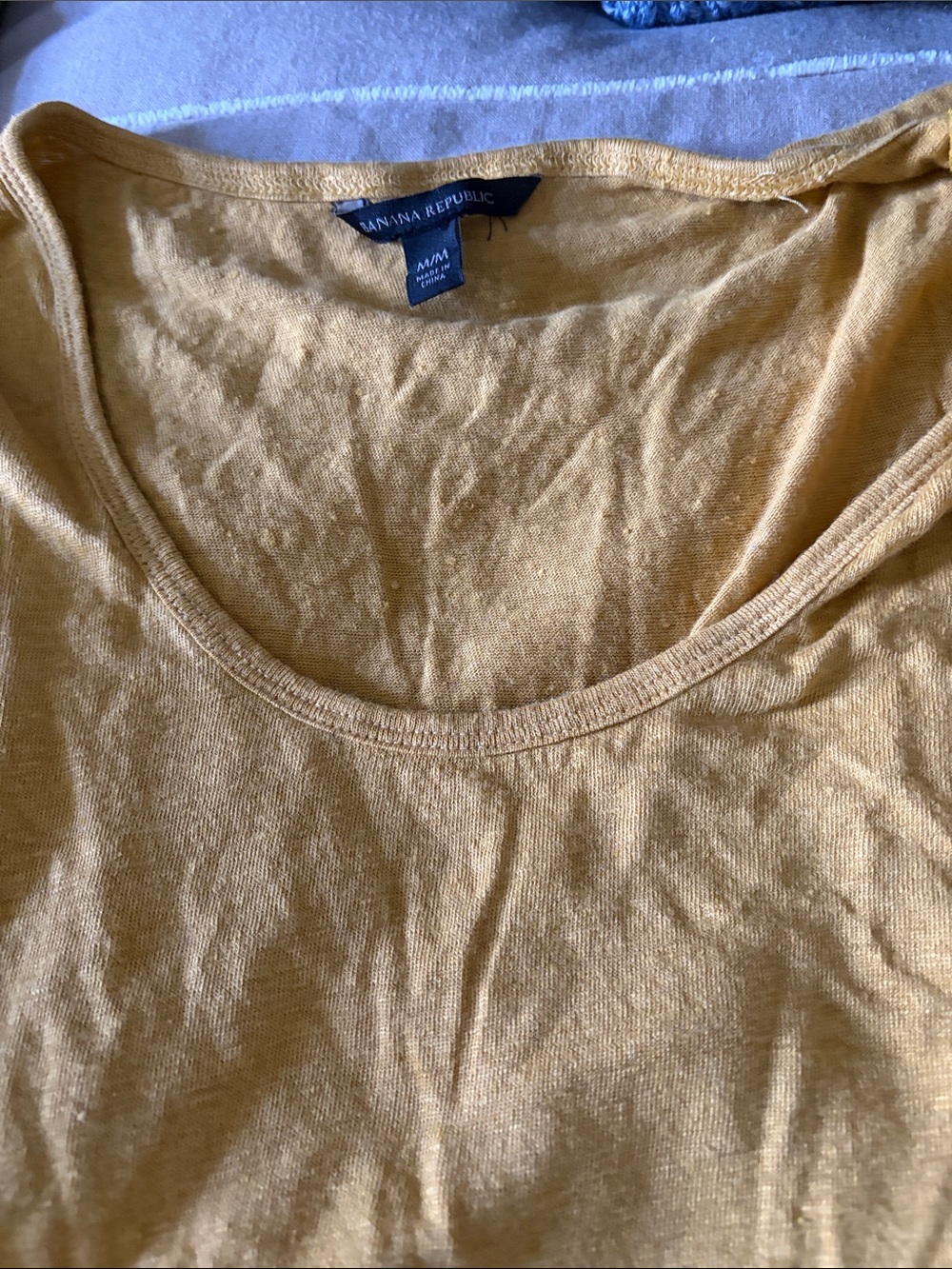 Banana Republic Women's Scoop Neck Tee in Mustard Yellow linen
